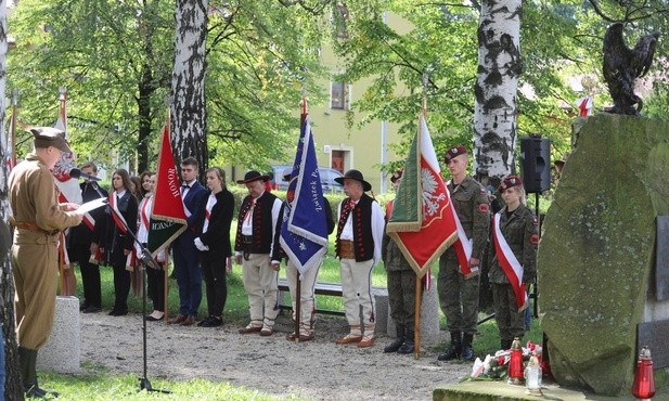 Na polanie śmierci, u partyzantów "Bartka" 