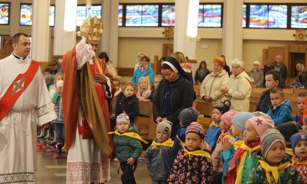 Błogosławieństwo otrzymały wszystkie dzieci z andrychowskich przedszkoli.