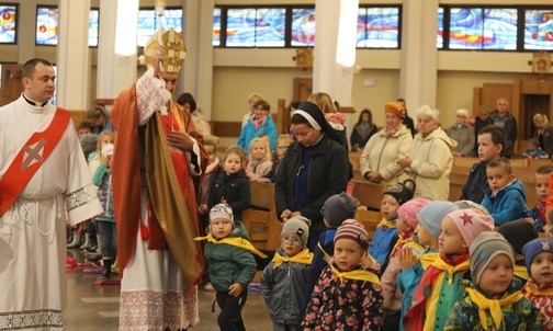 Błogosławieństwo otrzymały wszystkie dzieci z andrychowskich przedszkoli.