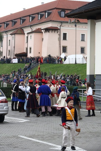 "Pola Chwały": Msza św. i parada wojskowa