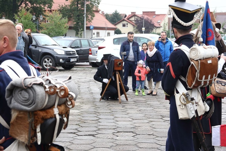 "Pola Chwały": Msza św. i parada wojskowa