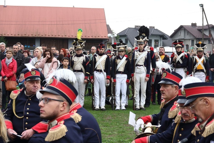 "Pola Chwały": Msza św. i parada wojskowa