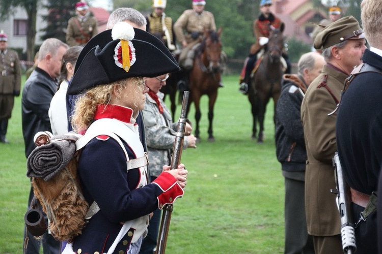 "Pola Chwały": Msza św. i parada wojskowa