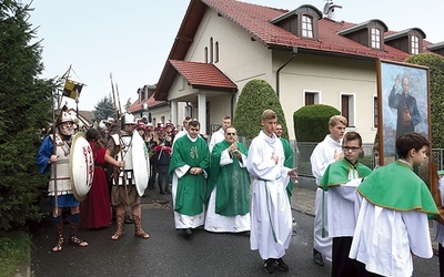 	Parafia Dziesięciu Tysięcy Męczenników jest kolejną wspólnotą w naszej diecezji, w której będzie się rozwijał kult błogosławionego kapłana.