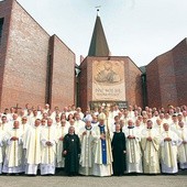 ▲	Na rangę spotkania wskazuje wizyta abp. Stanisława Gądeckiego, przewodniczącego Konferencji Episkopatu Polski. 