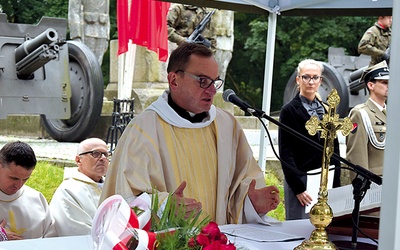 Ks. proboboszcz Janusz Nawrocki wygłosił  homilię.