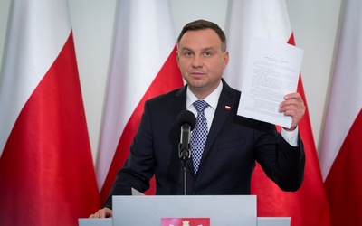Prezydenckie projekty ustaw o KRS i SN trafiły do Sejmu