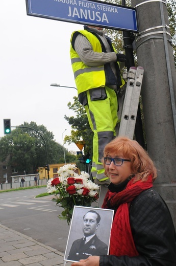 Lotnik zastąpił poetę