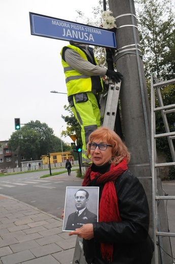 Lotnik zastąpił poetę