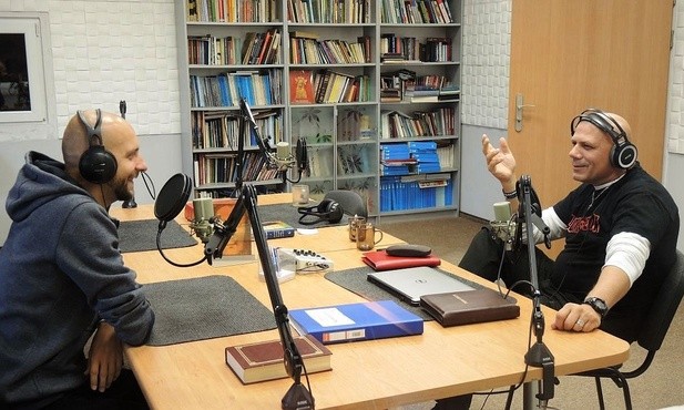 O "Nadziei wbrew nadziei" można posłuchać w ostatnie czwartki na antenie "Anioła Beskdiów"