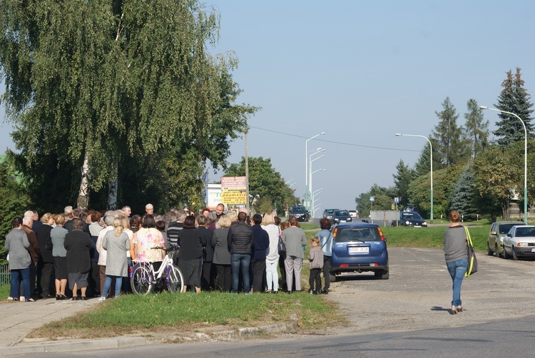 Koronka na ulicach Dębicy-Latoszyna