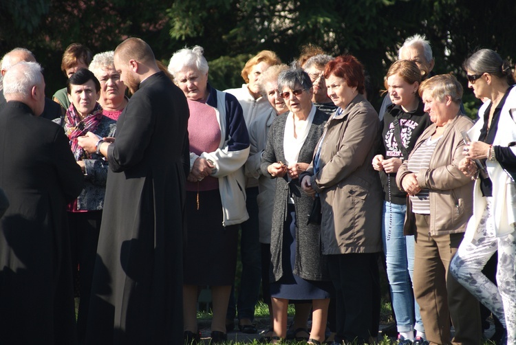 Koronka na ulicach Dębicy-Latoszyna