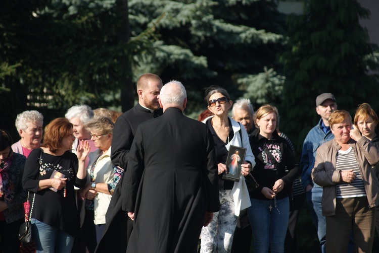 Koronka na ulicach Dębicy-Latoszyna