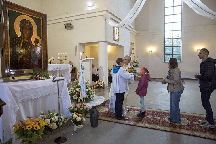 Maryja pozostaje w Miąsem. Chce odwiedzić każdą rodzinę