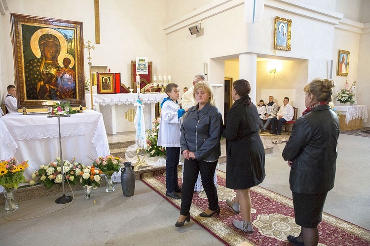 Maryja pozostaje w Miąsem. Chce odwiedzić każdą rodzinę