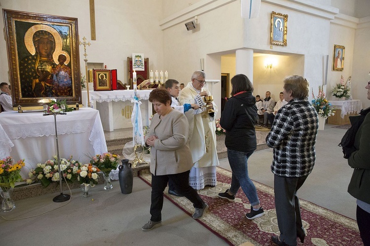 Maryja pozostaje w Miąsem. Chce odwiedzić każdą rodzinę