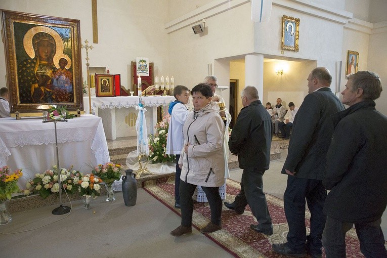 Maryja pozostaje w Miąsem. Chce odwiedzić każdą rodzinę