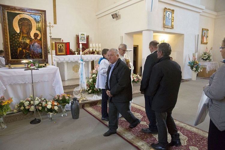 Maryja pozostaje w Miąsem. Chce odwiedzić każdą rodzinę