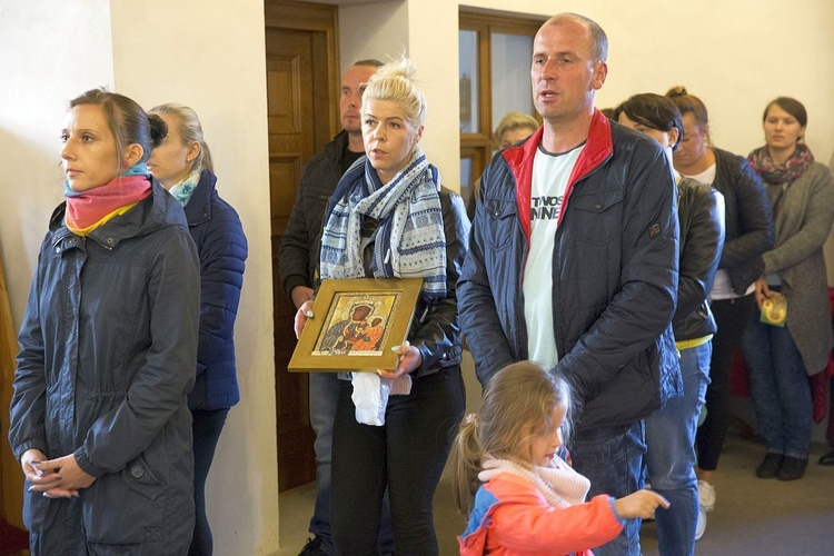 Maryja pozostaje w Miąsem. Chce odwiedzić każdą rodzinę