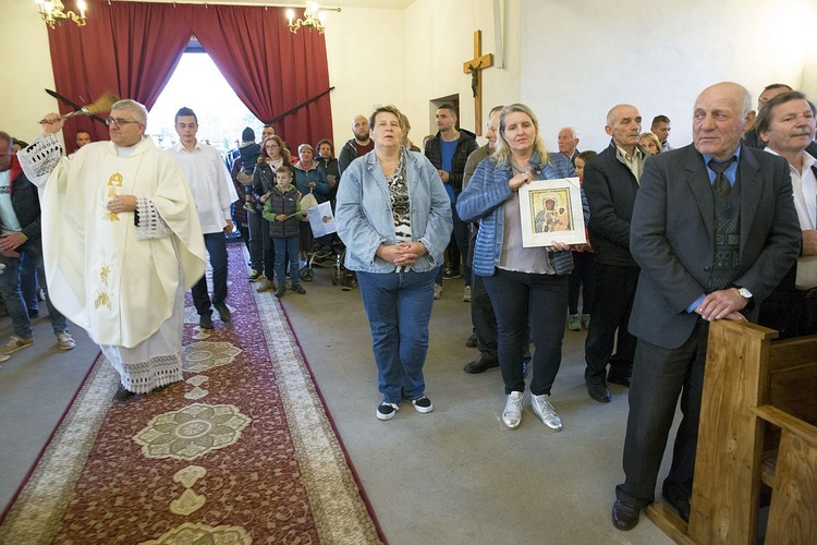 Maryja pozostaje w Miąsem. Chce odwiedzić każdą rodzinę