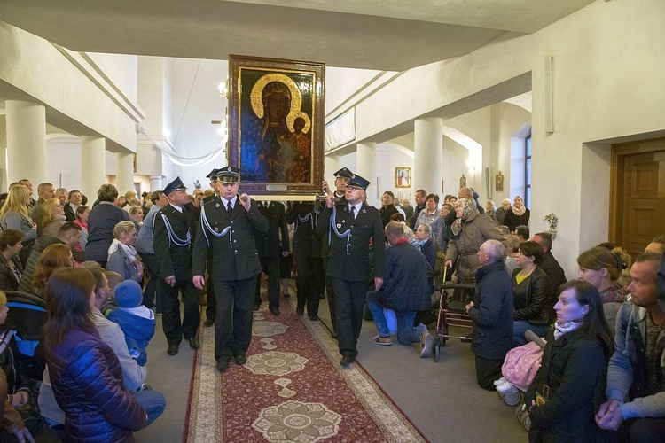 Maryja pozostaje w Miąsem. Chce odwiedzić każdą rodzinę