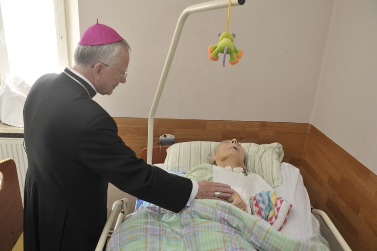 Odwiedziny abp. Marka Jędraszewskiego w Ośrodku Caritas w Zatorze