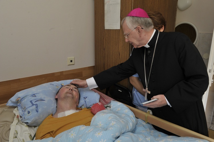 Odwiedziny abp. Marka Jędraszewskiego w Ośrodku Caritas w Zatorze