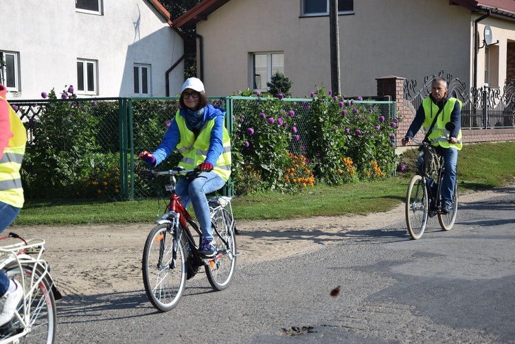 Rowerowa pielgrzymka do Domaniewic