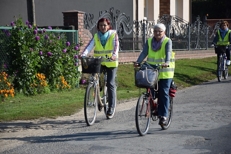 Rowerowa pielgrzymka do Domaniewic