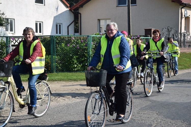 Rowerowa pielgrzymka do Domaniewic