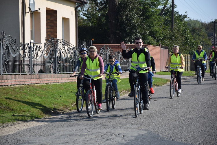 Rowerowa pielgrzymka do Domaniewic