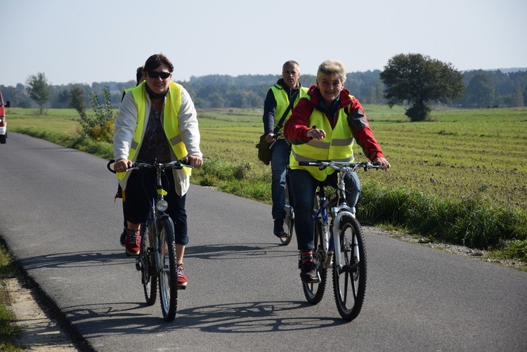 Rowerowa pielgrzymka do Domaniewic