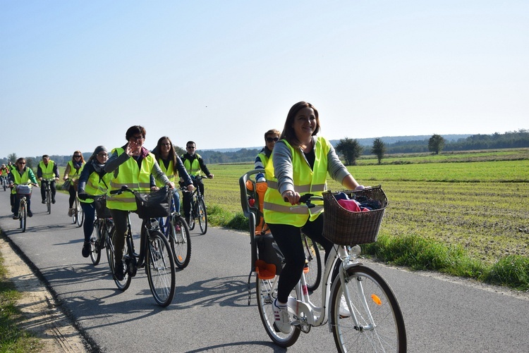 Rowerowa pielgrzymka do Domaniewic