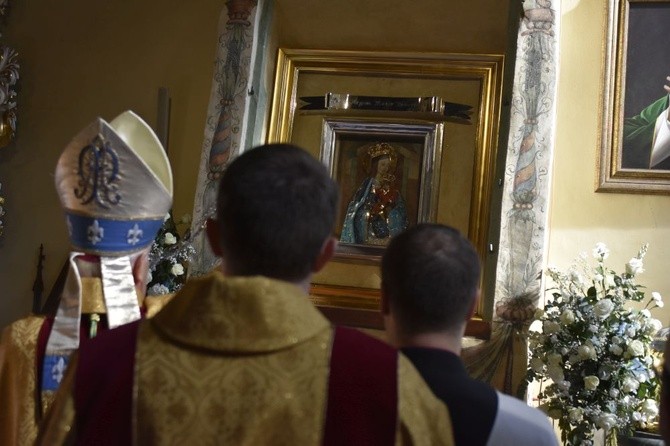 Koronacja fresku Matki Miłosierdzia w Dzierżoniowie