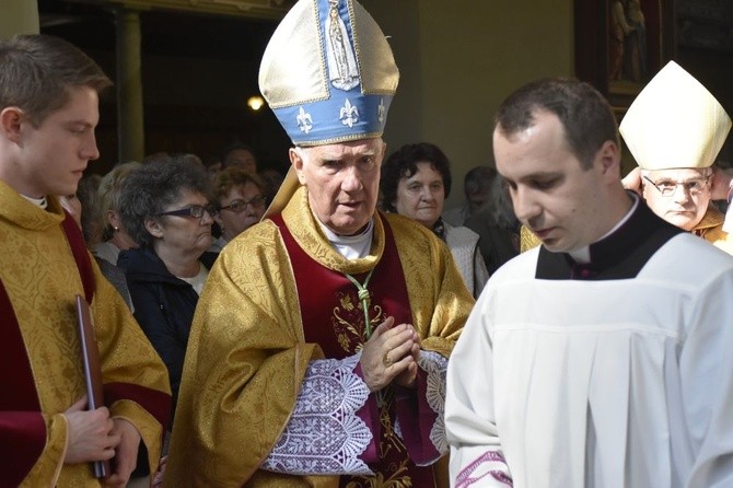 Koronacja fresku Matki Miłosierdzia w Dzierżoniowie