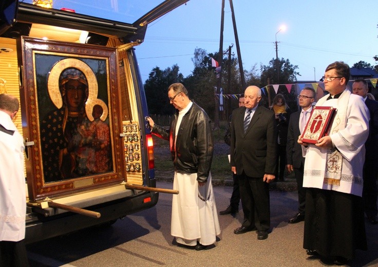 Pustelnik wita Królową