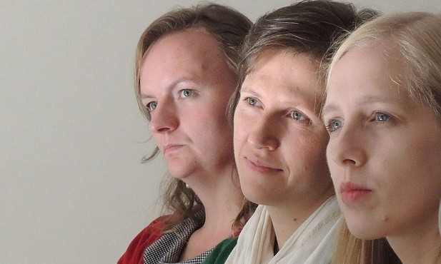 Od lewej: Sylwia Smolorz, Jadwiga Wiatrowska i Natalia Baltaza - inicjatorki projektu "Ta Jedyna"
