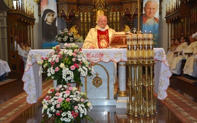 Msza św. w szczepanowskiej bazylice, przewodniczy ks. Bielatowicz 