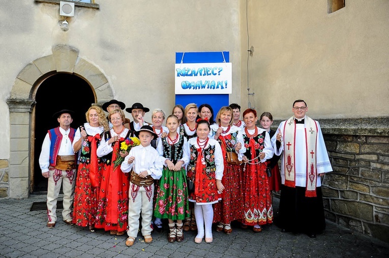 Różaniec z młodymi w Łącku