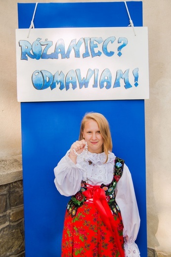 Różaniec z młodymi w Łącku