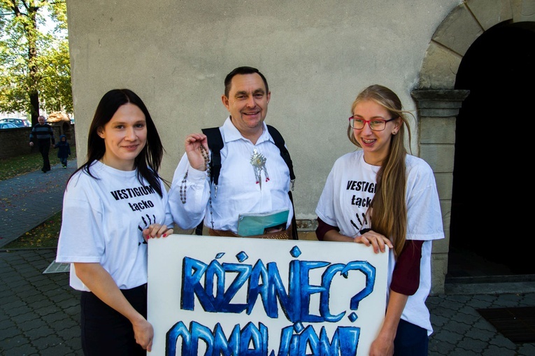 Różaniec z młodymi w Łącku