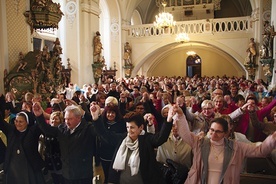 Zakończenie Mszy św. w grodowieckim sanktuarium.