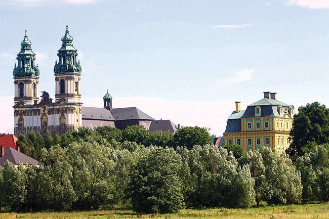 Na szlaku Świętej Drogi leży m.in. pocysterski zespół klasztorny w Krzeszowie. Teraz „Pogranicze” zajmie się także jego promocją.