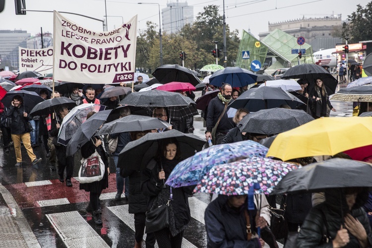 Co na sztandarach feministek? Matka Boża i aborcja