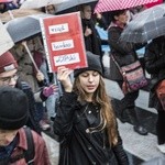 Co na sztandarach feministek? Matka Boża i aborcja