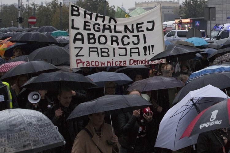 Co na sztandarach feministek? Matka Boża i aborcja