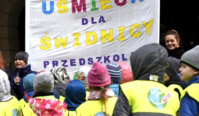 Tegoroczny Marsz Przedszkolaka wyruszył pod hasłem "Uśmiech dla Świdnicy"