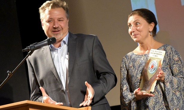 Monika i Marcin Gajdowie odebrali statuetkę "Amicusa"
