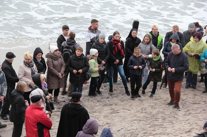 Różaniec do Granic na plaży w Ustce