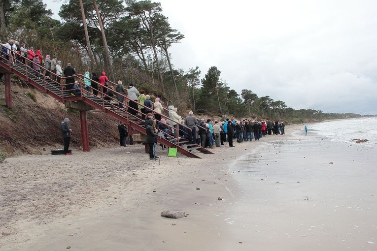 Różaniec do Granic na plaży w Ustce